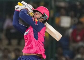 ಮೊದಲ ಎಸೆತವನ್ನೇ ಸಿಕ್ಸರ್ಗೆ ಅಟ್ಟುವೆ ಎಂದಿದ್ದ 14ರ ಪೋರ : ದ್ರಾವಿಡರನ್ನೇ ಬೆರಗುಗೊಳಿಸಿದ್ದ ವೈಭವ್