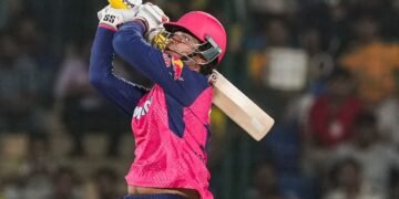 ಮೊದಲ ಎಸೆತವನ್ನೇ ಸಿಕ್ಸರ್ಗೆ ಅಟ್ಟುವೆ ಎಂದಿದ್ದ 14ರ ಪೋರ : ದ್ರಾವಿಡರನ್ನೇ ಬೆರಗುಗೊಳಿಸಿದ್ದ ವೈಭವ್