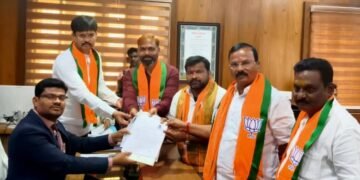 ನಾಮಪತ್ರ ಸಲ್ಲಿಸಿದ ಬಿಜೆಪಿ ಅಭ್ಯರ್ಥಿ ಶ್ರೀನಿವಾಸ್ ದಾಸ ಕರಿಯಪ್ಪ