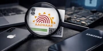 ಪ್ರತಿ ಸ್ಮಾರ್ಟ್ಫೋನ್ನಲ್ಲೂ ‘ಆಧಾರ್ ಆ್ಯಪ್’ ಕಡ್ಡಾಯಕ್ಕೆ ಕೇಂದ್ರ ಚಿಂತನೆ.. ಆಪಲ್, ಸ್ಯಾಮ್ಸಂಗ್ ತೀವ್ರ ವಿರೋಧ!