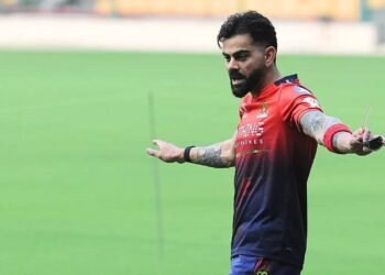 ಚಿನ್ನಸ್ವಾಮಿಯಲ್ಲಿ ವಿರಾಟ್ ಕೊಹ್ಲಿ ಅಬ್ಬರದ ಬ್ಯಾಟಿಂಗ್ ಪ್ರಾಕ್ಟೀಸ್.. ಸ್ಪಿನ್ನರ್‌ಗಳ ಬೆವರಿಳಿಸಿದ ‘ಕಿಂಗ್’