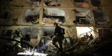 ಇಸ್ರೇಲ್ ಅಣುಶಕ್ತಿ ಕೇಂದ್ರದ ಮೇಲೆ ಇರಾನ್ ಭೀಕರ ದಾಳಿ : ದಿಮೋನಾ, ಅರಾದ್‌ನಲ್ಲಿ ನೂರಕ್ಕೂ ಹೆಚ್ಚು ಜನರಿಗೆ ಗಾಯ