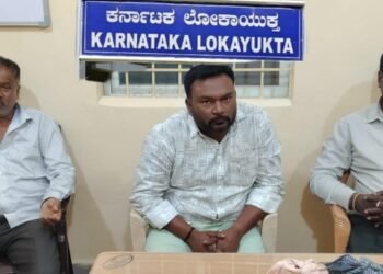 ಲಂಚಕ್ಕೆ ಬೇಡಿಕೆ – ಕೋಲಾರ ನಗರಸಭೆಯ ಆರ್‌ಐ ‍‍‍& ಬಿಲ್ ಕಲೆಕ್ಟರ್ ‘ಲೋಕಾ’ ಬಲೆಗೆ!