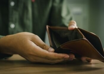 ಕೈಯಲ್ಲಿ ದುಡ್ಡೇ ಉಳಿಯಲ್ಲ, ಇಎಂಐ ಹೊರೆಯಾಗುತ್ತಿದೆಯೇ? ತಜ್ಞರ ಪರಿಹಾರ ಇಲ್ಲಿದೆ