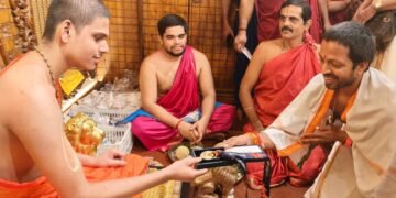 ಉಡುಪಿ ಕೃಷ್ಣ ಮಠಕ್ಕೆ ಭೇಟಿ ನೀಡಿದ ಟೀಂ ಇಂಡಿಯಾ ಥ್ರೋ ಡೌನ್ ಸ್ಪೆಷಲಿಸ್ಟ್ ರಘು