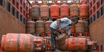 ಗ್ಯಾಸ್ ಸಿಲಿಂಡರ್ ಬುಕಿಂಗ್ ನಿಯಮ ಮತ್ತಷ್ಟು ಕಠಿಣ.. ಇನ್ನು 35 ದಿನಗಳ ನಂತರವಷ್ಟೇ ಬುಕಿಂಗ್‌ಗೆ ಅವಕಾಶ!