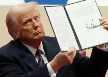 ಅಮೆರಿಕದ ಹೊಸ ಕರೆನ್ಸಿ ನೋಟುಗಳ ಮೇಲೆ ರಾರಾಜಿಸಲಿದೆ ಟ್ರಂಪ್ ಸಹಿ!