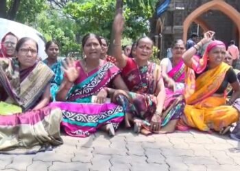 ಅಕ್ರಮ ಸಾರಾಯಿ ಮಾರಾಟಕ್ಕೆ ಕಡಿವಾಣ ಹಾಕಿ – ಬೆಳಗಾವಿಯಲ್ಲಿ ಮಹಿಳೆಯರ ಪ್ರೊಟೆಸ್ಟ್!