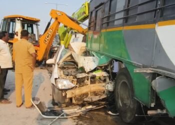 ಬೆಂಗಳೂರಿಂದ ತಿರುಪತಿಗೆ ಹೊರಟಿದ್ದ ಕಾರು ಅಪಘಾತ – ಮೂವರು ಸಾವು, ಓರ್ವನ ಸ್ಥಿತಿ ಗಂಭೀರ!