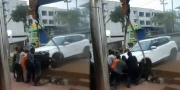 ಹಾವೇರಿ : ಚಾಲಕನ ನಿಯಂತ್ರಣ ತಪ್ಪಿ ಆಸ್ಪತ್ರೆಯೊಳಗೆ ನುಗ್ಗಿದ ಕಾರು‌