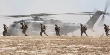 ಇರಾನ್ ಮೇಲೆ ಭೂಸೇನೆ ದಾಳಿ ಭೀತಿ : ಹೊರ್ಮುಜ್ ಜಲಸಂಧಿ ವಶಕ್ಕೆ ಅಮೆರಿಕ ಸಜ್ಜು!