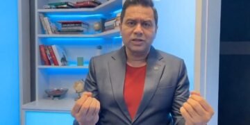 ವಿಮರ್ಶೆಗೆ ಹರಿಹಾಯ್ದ ಅಭಿಮಾನಿ – ತಕ್ಕ ಉತ್ತರ ನೀಡಿ ಬಾಯಿ ಮುಚ್ಚಿಸಿದ ಆಕಾಶ್ ಚೋಪ್ರಾ!