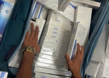 ನಕಲಿ ಸಿಗರೇಟ್ ಕಳ್ಳಸಾಗಣೆ – ಬೆಂಗಳೂರು ಏರ್ಪೋರ್ಟ್ನಲ್ಲಿ ತಂದೆ, ಮಗ ಸೇರಿ ಐವರ ಬಂಧನ!