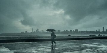 ಭಾರತ-ಪಾಕ್ ಮೇಲೆ ಹಬ್ಬಿದ ಸಾವಿರ ಕಿ.ಮೀ ಮಳೆ ಮೋಡ.. ದೆಹಲಿ ಸೇರಿ ಉತ್ತರ ಭಾರತದಲ್ಲಿ ವರುಣನ ಆರ್ಭಟ!