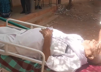 ದಾವಣಗೆರೆ : ಆಂಬ್ಯುಲೆನ್ಸ್‌ನಲ್ಲಿ ಬಂದು ಮತದಾನ ಮಾಡಿದ 90ರ ಹಿರಿಯ ಜೀವಿ