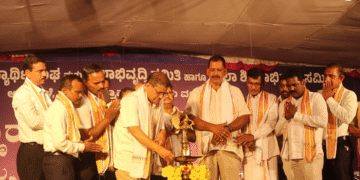 ಅರೆಹೊಳೆ ಸರ್ಕಾರಿ ಹಿರಿಯ ಪ್ರಾಥಮಿಕ ಶಾಲೆ ದತ್ತು ಪಡೆದ ಉದ್ಯಮಿ ಸತೀಶ್ ಶೆಟ್ಟಿ