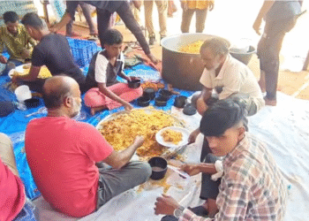 ಮಾಲೂರಿನ ಜನರಿಗೆ ಭರ್ಜರಿ ಬಿರಿಯಾನಿ ಊಟ ಹಾಕಿಸಿದ ಶಾಸಕ ಕೆ.ವೈ.ನಂಜೇಗೌಡ