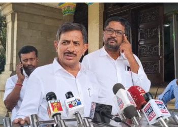 ‘ಪಕ್ಷಕ್ಕಿಂತ ಯಾರೂ ದೊಡ್ಡವರಲ್ಲ’ : ಪರೋಕ್ಷವಾಗಿ ಜಮೀರ್ ವಿರುದ್ಧ ಕ್ರಮಕ್ಕೆ ಶಾಸಕ ಬಾಲಕೃಷ್ಣ ಒತ್ತಾಯ