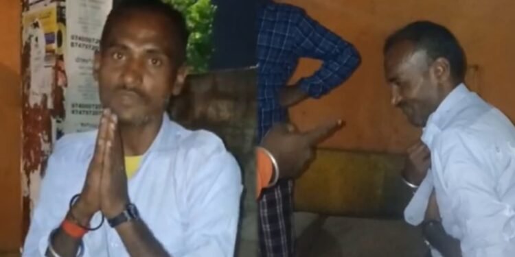 ಪಾನಿಪುರಿ ತಿನ್ನುತ್ತಿದ್ದ ಯುವತಿ ಕಲ್ಲು ಎಸೆದ ಆರೋಪ.. ಸ್ಥಳೀಯರಿಂದ‌ ಬಿತ್ತು ಗೂಸಾ!