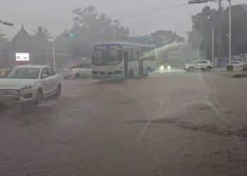 ಬೆಳಗಾವಿಯಲ್ಲಿ ಆಲಿಕಲ್ಲು ಸಹಿತ ಭಾರೀ ಮಳೆ – ವಾಹನ ಸಂಚಾರರ ಪರದಾಟ
