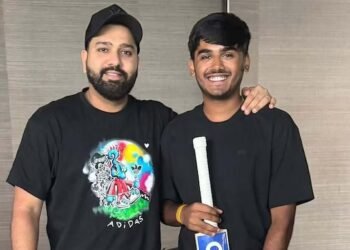 ‘ನಿಮ್ಮನ್ನು ಭೇಟಿಯಾಗಲು ನಾನು ಎಲ್ಲಿಗೆ ಬೇಕಾದ್ರೂ ಬರ್ತೇನೆ’ : ರೋಹಿತ್ ಶರ್ಮಾ ಜೊತೆಗಿನ ಸ್ಮರಣೀಯ ಕ್ಷಣ ಬಿಚ್ಚಿಟ್ಟ ಆಯುಷ್ ಮ್ಹಾತ್ರೆ