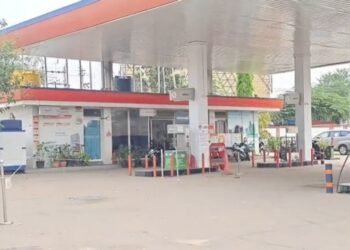 ಕೋಲಾರದಲ್ಲಿ ಮುಂದುವರೆದ ಗ್ಯಾಸ್ ಅಭಾವ – ಆಟೋ ಚಾಲಕರ ಸ್ಥಿತಿ ಚಿಂತಾಜನಕ