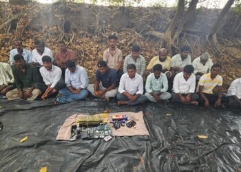 ಚಿಕ್ಕಬಳ್ಳಾಪುರದಲ್ಲಿ ಜೂಜು ಅಡ್ಡೆ ಮೇಲೆ ಪೊಲೀಸರ ದಾಳಿ – 19 ಜನರ ಬಂಧನ