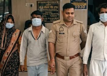 ಪತಿಯ ಹತ್ಯೆಗೆ ಪ್ರಿಯಕರನಿಗೆ ಸಾಥ್ ನೀಡಿದ ಪತ್ನಿ – ಕೈ ಮೇಲಿದ್ದ ಹಚ್ಚೆ ಮೂಲಕ ಹಂತಕರ ಪತ್ತೆ!