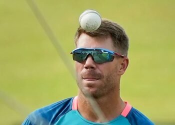 ಡ್ರಿಂಕ್ಸ್‌ ಮಾಡಿ ವಾಹನ ಚಲಾಯಿಸಿ ಸಿಕ್ಕಿಬಿದ್ದ ವಾರ್ನರ್.. ಹಿರಿಯ ಆಟಗಾರನ ವರ್ತನೆ ಬಗ್ಗೆ ಭಾರೀ ಚರ್ಚೆ!