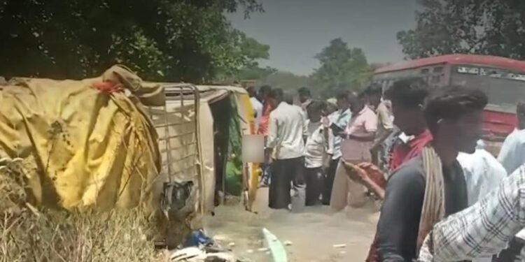 ಟಾಟಾ ಏಸ್-ಕಾರಿನ ನಡುವೆ ಭೀಕರ ಅಪಘಾತ.. ಮೂವರು ಗಂಭೀರ!