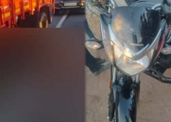 ಚಲಿಸುತ್ತಿದ್ದ ಬೈಕಿನ ಚಕ್ರಕ್ಕೆ ಸೀರೆಯ ಸೆರಗು ಸಿಲುಕಿ ಮಹಿಳೆ ಸಾವು!