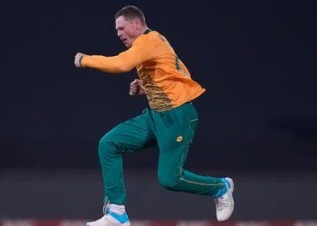 IPL ಆಡಲು ಕೋರ್ಟ್ ಮೆಟ್ಟಿಲೇರಿದ್ದ ಆರ್‌ಸಿಬಿ ವೇಗಿ ನುವಾನ್ ತುಷಾರ ದಿಢೀರ್ ಯೂಟರ್ನ್!