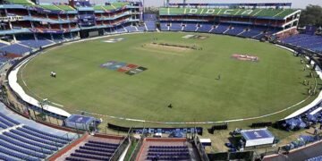 IPL ಅಂಗಳದಲ್ಲಿ ಟಿಕೆಟ್ ದಂಧೆಯ ಹಗರಣ.. ಡಿಸಿ-ಎಂಐ ಪಂದ್ಯದಲ್ಲಿ ನಕಲಿ ಟಿಕೆಟ್ ಹಾವಳಿ ಆರೋಪ!