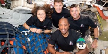 ‌ಸೂರ್ಯನ ಅರ್ಧದಷ್ಟು ಉಷ್ಣತೆ, ಭೀಕರ ವೇಗ ಮೆಟ್ಟಿ ನಿಂತು ಸುರಕ್ಷಿತವಾಗಿ ಭೂಮಿಗೆ ಮರಳಿದ ಆರ್ಟಿಮಿಸ್ II ಗಗನಯಾತ್ರಿಗಳು