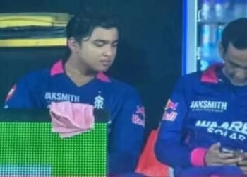 ಡಗೌಟ್‌ನಲ್ಲಿ ಮೊಬೈಲ್ ಫೋನ್ ಬಳಸಿ ಸಿಕ್ಕಿಬಿದ್ದ ರಾಜಸ್ಥಾನ್ ರಾಯಲ್ಸ್ ಮ್ಯಾನೇಜರ್ – ಬಿಸಿಸಿಐ ತನಿಖೆ!