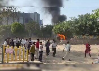 ಹರಿಯಾಣ ವೇತನ ಪರಿಷ್ಕರಣೆ ಬೆನ್ನಲ್ಲೇ ನೋಯ್ಡಾದಲ್ಲಿ ಭುಗಿಲೆದ್ದ ಕಾರ್ಮಿಕರ ಆಕ್ರೋಶ!