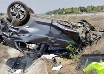 ಡಿವೈಡರ್ಗೆ ಡಿಕ್ಕಿಯಾಗಿ ಕಾರು ಪಲ್ಟಿ – ಓರ್ವ ಸಾವು