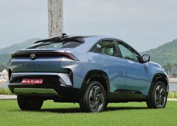 ಟಾಟಾ ಮೋಟಾರ್ಸ್ ಭರ್ಜರಿ ಆಫರ್ : Curvv EV ಖರೀದಿಸುವವರಿಗೆ ಸಿಗಲಿದೆ ಬರೋಬ್ಬರಿ 3.45 ಲಕ್ಷ ರೂ. ವರೆಗೆ ಡಿಸ್ಕೌಂಟ್!