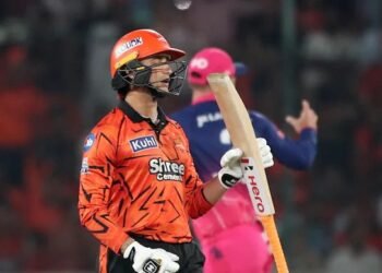 ಅಭಿಷೇಕ್ ಶರ್ಮಾ ಕೆಟ್ಟ ದಾಖಲೆ : ವೈಭವ್ ಸೂರ್ಯವಂಶಿಗಾಗಿ ಹೆಚ್ಚಿದ ಅಭಿಮಾನಿಗಳ ಒತ್ತಾಯ