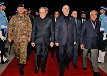 ಭದ್ರತಾ ಭೀತಿ : ವಿಮಾನ ಬದಲಿಸಿ ಬಸ್, ರೈಲಿನಲ್ಲಿ ತವರಿಗೆ ಮರಳಿದ ಇರಾನ್ ನಿಯೋಗ!