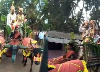 ಶಿವಮೊಗ್ಗದಲ್ಲಿ ಹಳೆ ಸಂಪ್ರದಾಯಕ್ಕೆ ಹೊಸ ಜೀವ – ಎತ್ತಿನ ಬಂಡಿಯಲ್ಲಿ ವಧು ವರರ ಮೆರವಣಿಗೆ