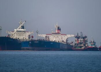 ರಷ್ಯಾ, ಇರಾನ್ ತೈಲ ಆಮದಿನ ಮೇಲಿನ ನಿರ್ಬಂಧ ವಿನಾಯಿತಿ ರದ್ದುಗೊಳಿಸಿದ ಅಮೆರಿಕ : ಭಾರತಕ್ಕೆ ತಟ್ಟಲಿದೆಯೇ ಬಿಸಿ?