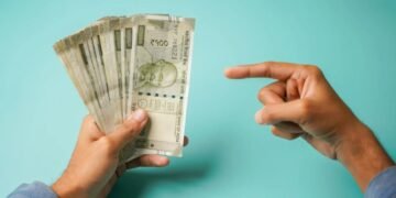 ವರ್ಷಕ್ಕೆ 1.5 ಲಕ್ಷ ರೂ. ಉಳಿಸಿದರೆ ನೀವು ಆಗುತ್ತೀರಿ ಕೋಟ್ಯಧಿಪತಿ : ಯಾವುದಿದು ಸುರಕ್ಷಿತ ಯೋಜನೆ?