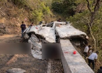 ತಮಿಳುನಾಡಲ್ಲಿ ಭೀಕರ ದುರಂತ : 13ನೇ ಹೇರ್‌ಪಿನ್ ತಿರುವಿನಲ್ಲಿ ಉರುಳಿದ ಬಸ್.. 9 ಶಿಕ್ಷಕರ ದುರ್ಮರಣ!