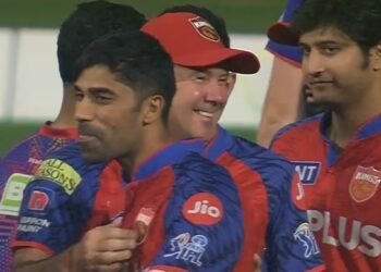 ಶಶಾಂಕ್ ಸಿಂಗ್ ಮೇಲೆ ರೊಚ್ಚಿಗೆದ್ದ ರಿಕಿ ಪಾಂಟಿಂಗ್ ; ಪಂದ್ಯ ಮುಗಿಯುತ್ತಲೇ ಅಪ್ಪಿಕೊಂಡು ಸಂಭ್ರಮಿಸಿದ ಕೋಚ್!