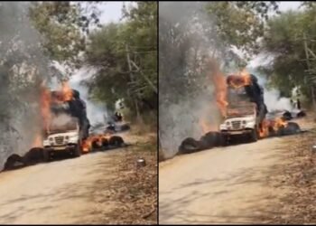 ಒಣಹುಲ್ಲು ಸಾಗಿಸುತ್ತಿದ್ದ ಬೊಲೆರೊಗೆ ವಿದ್ಯುತ್ ತಂತಿ ತಗುಲಿ ಬೆಂಕಿ ; ನಡುರಸ್ತೆಯಲ್ಲಿ ಧಗಧಗ!