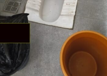 ನವಜಾತ ಶಿಶುವಿನ ಕತ್ತು ಕೊಯ್ದು ಟಾಯ್ಲೆಟ್‌ಗೆ ಎಸೆದ ಪಾಪಿ ತಾಯಿ!