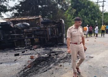 ಎರಡು ವಾಹನಗಳ ನಡುವೆ ಮುಖಾಮುಖಿ ಡಿಕ್ಕಿ – ಓರ್ವ ಸಜೀವ ದಹನ!