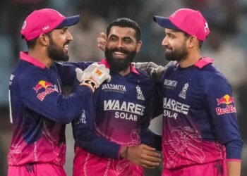 ‘ಪ್ಲೇಯರ್ ಆಫ್ ದಿ ಮ್ಯಾಚ್’ ಪ್ರಶಸ್ತಿಯನ್ನು ಗುಜರಾತ್ ಶಿಕ್ಷಣ ಸಚಿವರಿಗೆ ಜಡೇಜಾ ಅರ್ಪಿಸಿದ್ದು ಏಕೆ? ಇಲ್ಲಿದೆ ಅಸಲಿ ಕಾರಣ!