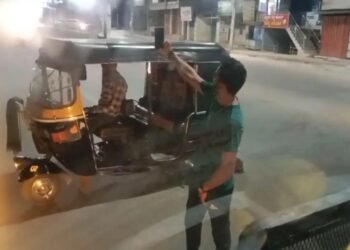 ಕುಡಿದ ಮತ್ತಲ್ಲಿ KSRTC ಬಸ್‌ ಅಡ್ಡಗಟ್ಟಿ ಆಟೋ ಚಾಲಕರ ಕಿರಿಕ್.. ವಿಡಿಯೋ ವೈರಲ್!